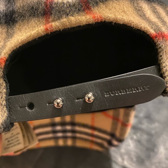 Burberry wool cap/hat - Picture 3 of 8